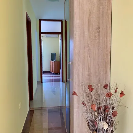 1 By Interhome